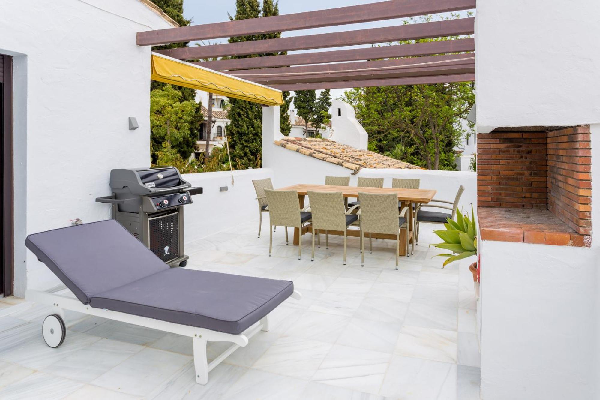 Apartment Aldea Blanca, Puerto Banus With Sea View *