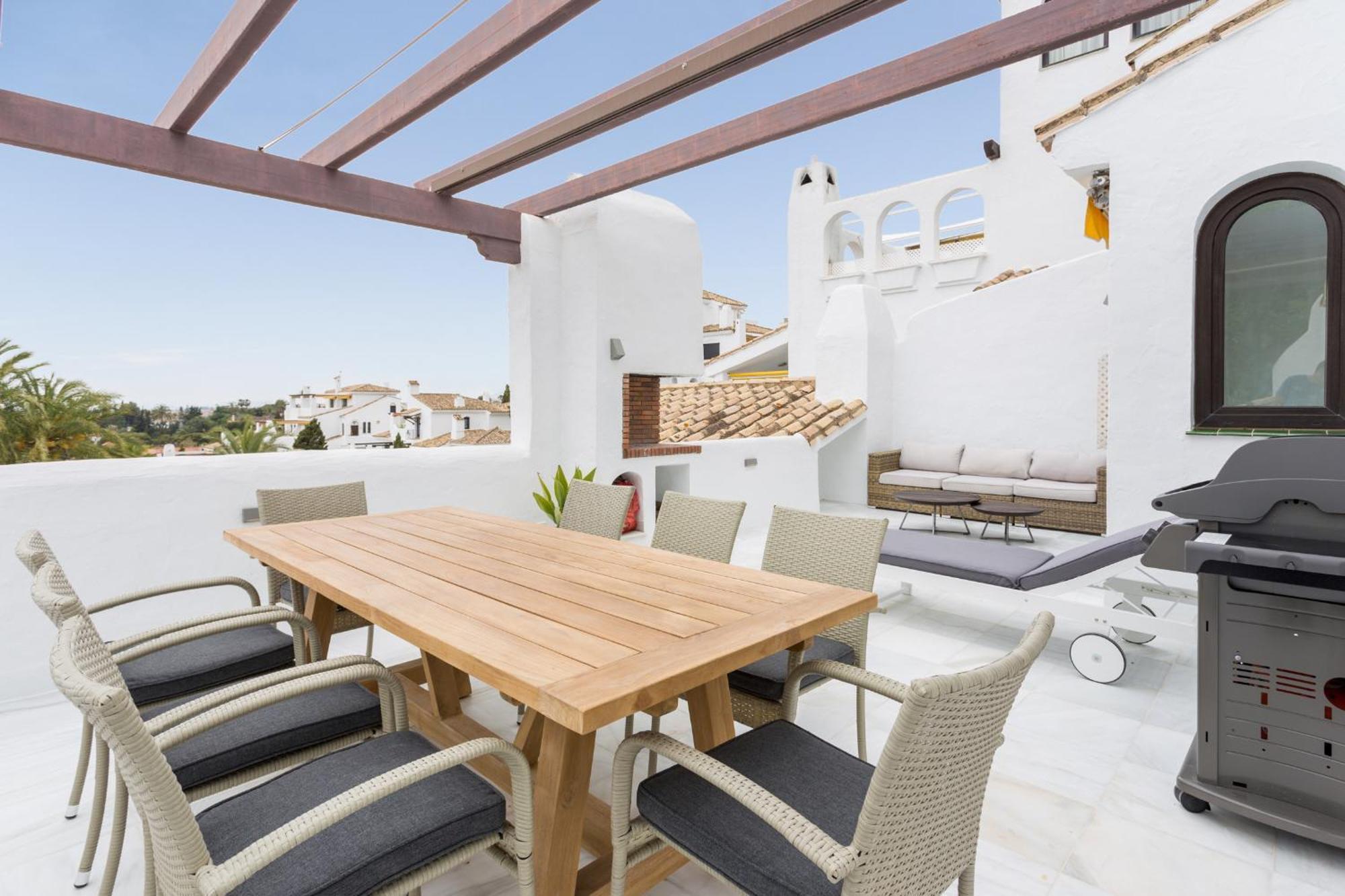 Aldea Blanca, Puerto Banus With Sea View *