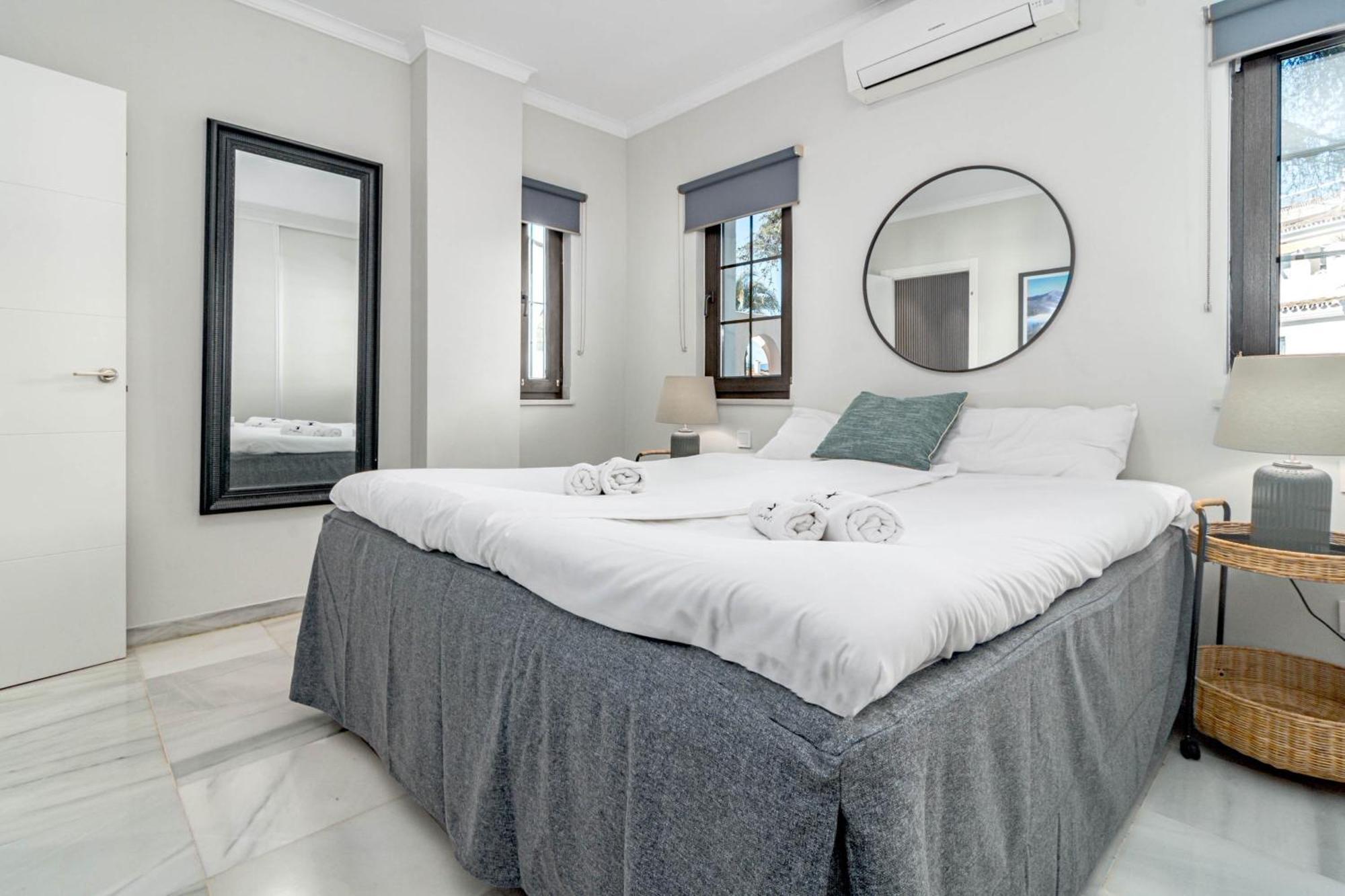 Apartment Aldea Blanca, Puerto Banus With Sea View