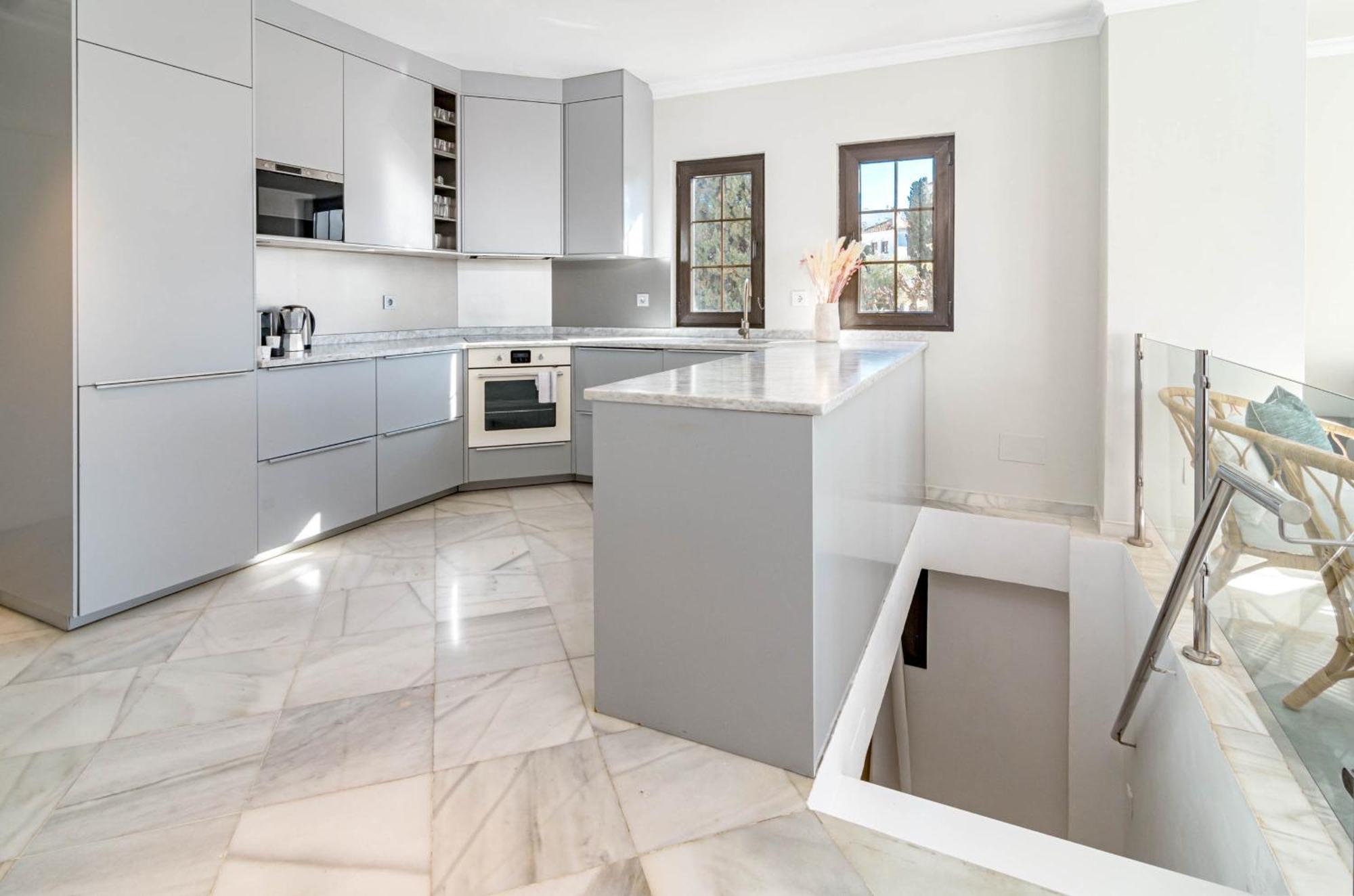 Apartment Aldea Blanca, Puerto Banus With Sea View *