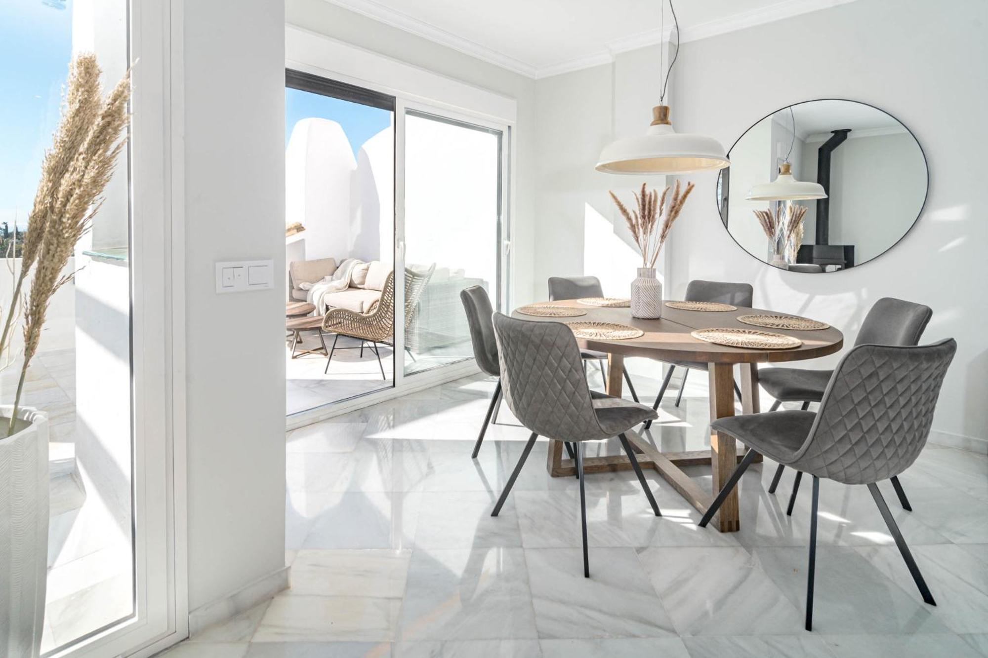 Aldea Blanca, Puerto Banus With Sea View Apartment *